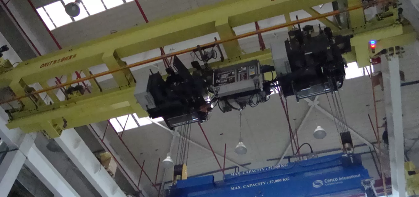 Oritcranes' aircraft engine handling system for China Eastern Airlines