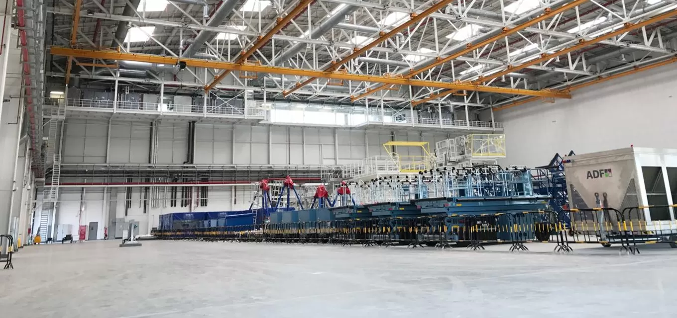 Tianjin - Airbus A330 Hangar Six-Point Suspension Crane (Total Span Length 76 meters)